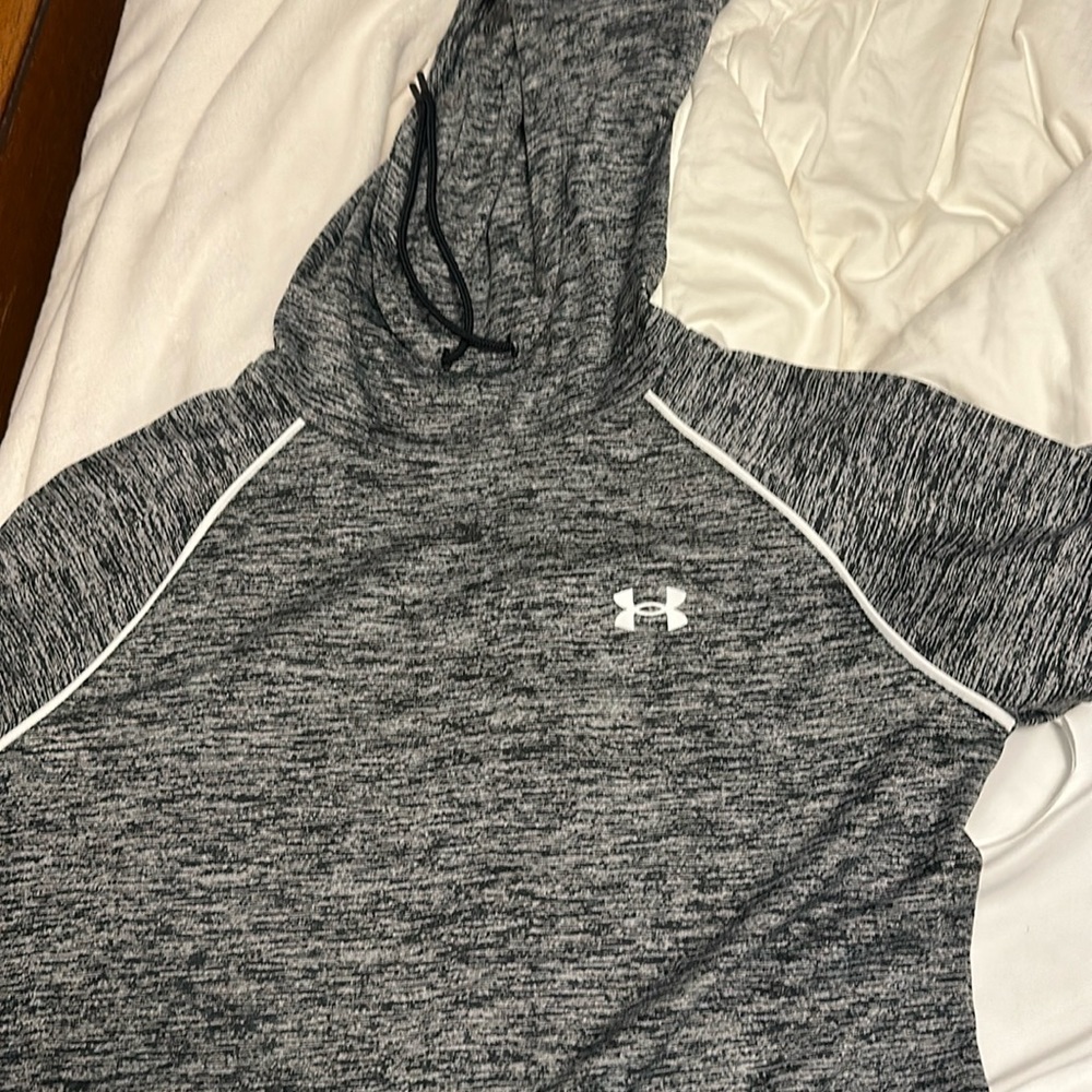 under armour heat gear light weight hoodie